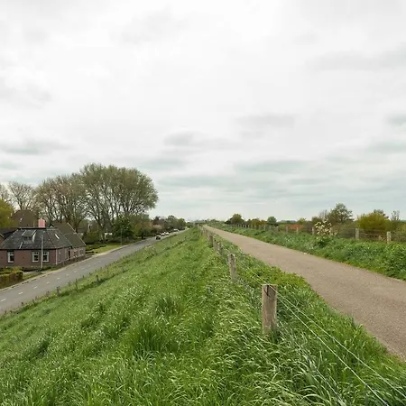 Vakantiehuis Private Characteristic Near The Andijk