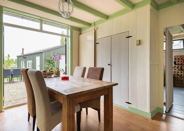 Vakantiehuis Private Characteristic Near The Andijk