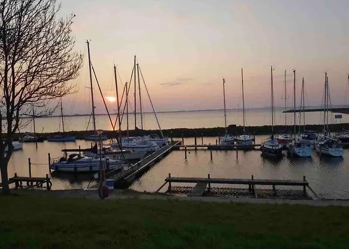 Private Characteristic Near The Vakantiehuis Andijk