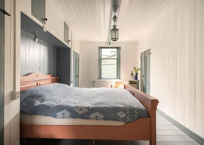 Private Characteristic Near The Vakantiehuis Andijk